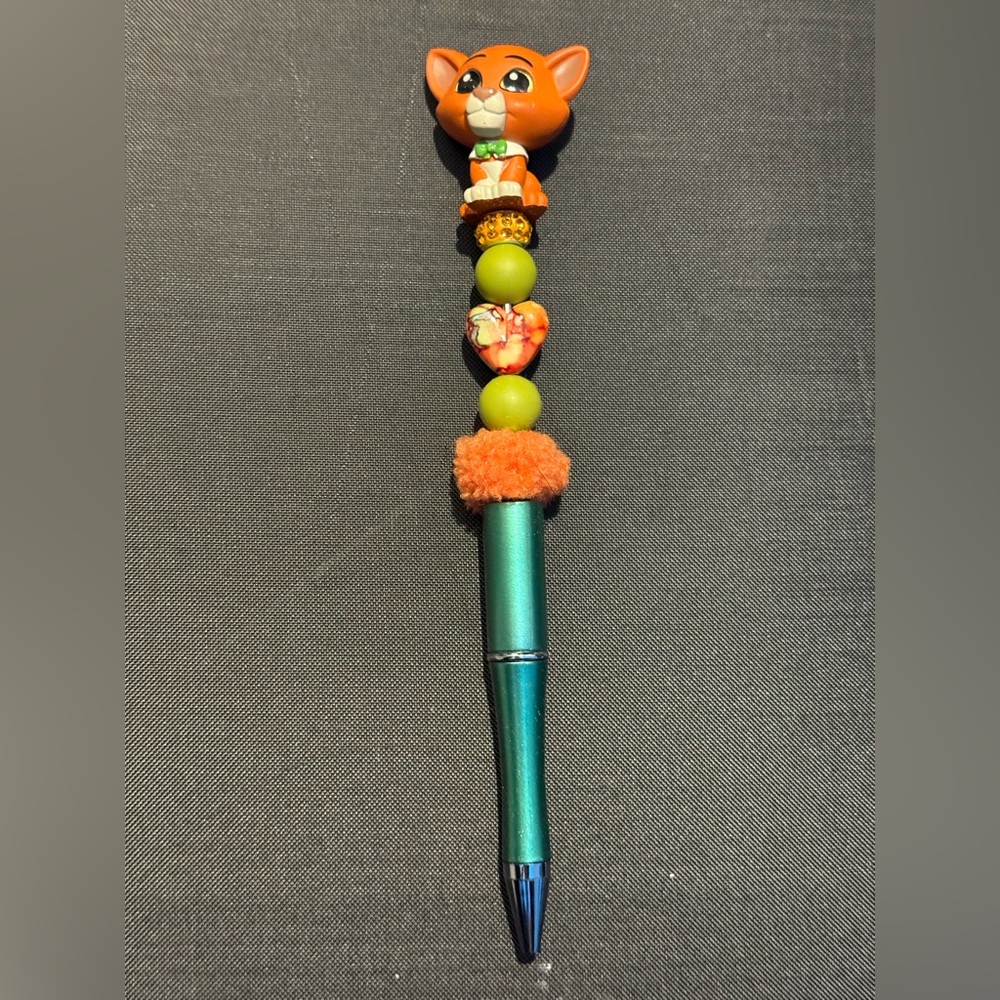 - 🏰 Disney Doorable Handmade Tom O’Malley Cat (Aristocats)Pen✍️